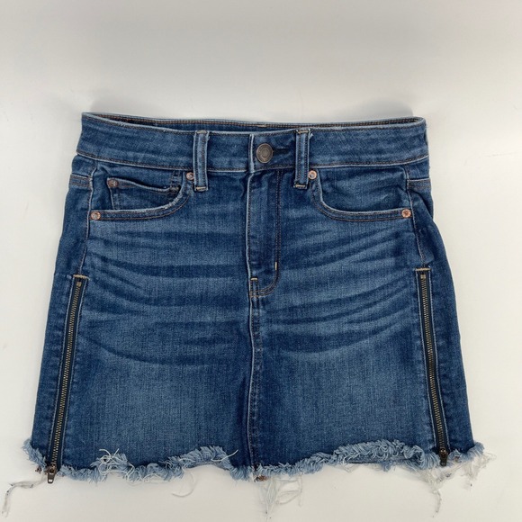American Eagle Outfitters Dresses & Skirts - American Eagle Stretch Zipper High Rise Mini Jean Skirt Denim Frayed Hem Size 4